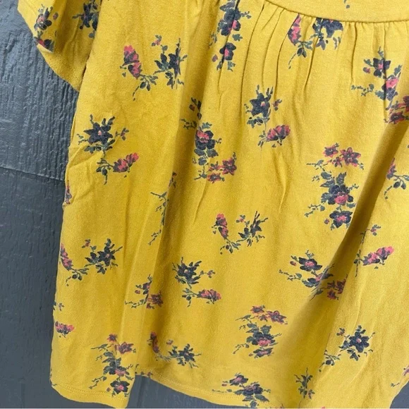 Lucky Brand Women’s Square Neck Yellow Floral Short Sleeve Top - Picture 12 of 12